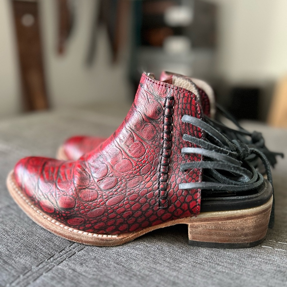 EUC Freebird Red Croc Jojo 6